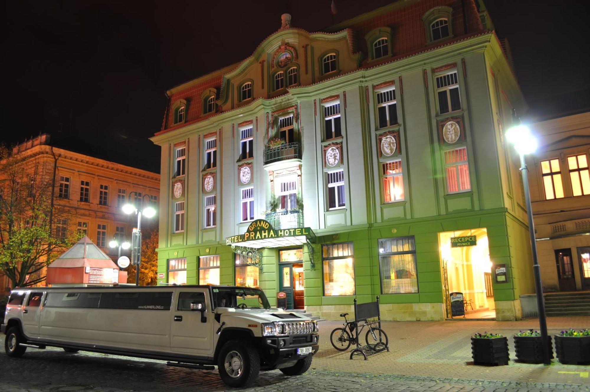 Grand Hotel Praha Jicin Ngoại thất bức ảnh